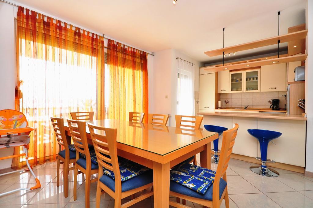 Apartment Luxury Cream Kaštela Zimmer foto